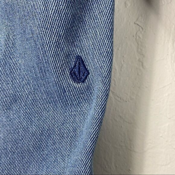 Volcom Light Wash Destroyed Denim Skinny Jeans - Picture 4 of 8